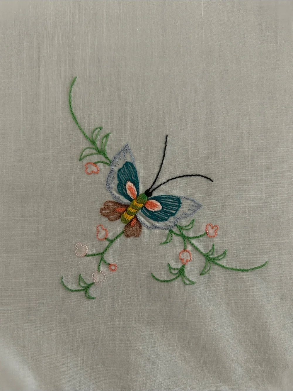 Vintage Napkins Butterfly Embroidered 15” Square Set Of 8 Cottagecore Party Ecru